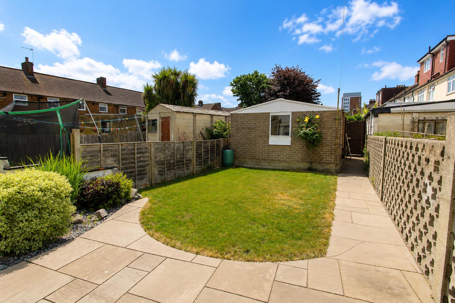 Godalming Avenue, Wallington